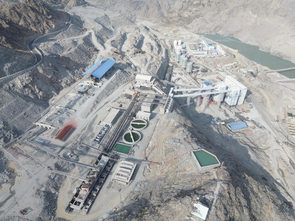 配图2 大坝混凝土拌和系统.png