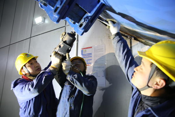 阿坝片区 电站检建现场 摄影：格西拉木.JPG